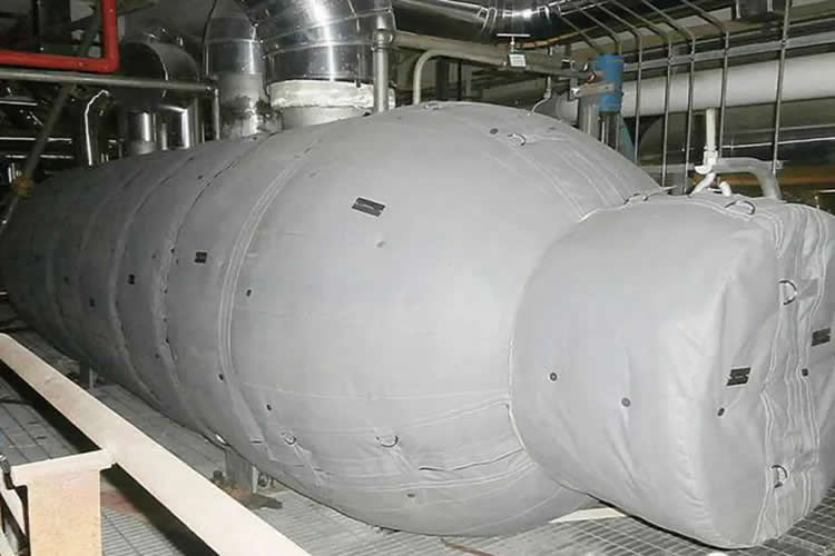 再沸器保溫,再沸器<a href=http://www.988zt.cn/e/tags/?tagname=%E4%BF%9D%E6%B8%A9%E5%A5%97 target=_blank class=infotextkey>保溫套</a>,<a href=http://www.988zt.cn/e/tags/?tagname=%E6%8D%A2%E7%83%AD%E5%99%A8%E4%BF%9D%E6%B8%A9 target=_blank class=infotextkey>換熱器保溫</a>